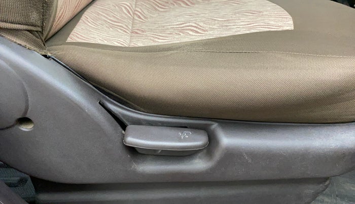 2010 Hyundai Santro Xing GLS, Petrol, Manual, 64,852 km, Driver Side Adjustment Panel