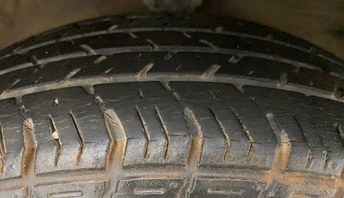 2010 Hyundai Santro Xing GLS, Petrol, Manual, 64,852 km, Right Front Tyre Tread