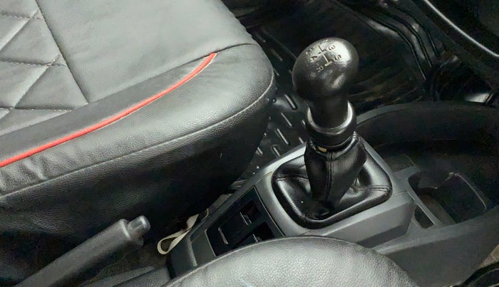 2016 Maruti Alto 800 LXI, Petrol, Manual, 34,615 km, Gear lever - Boot cover slightly torn