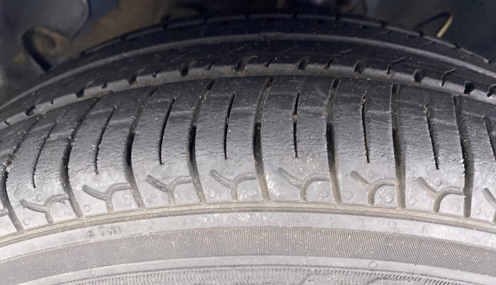 2019 Hyundai NEW SANTRO SPORTZ 1.1, Petrol, Manual, 28,282 km, Left Front Tyre Tread
