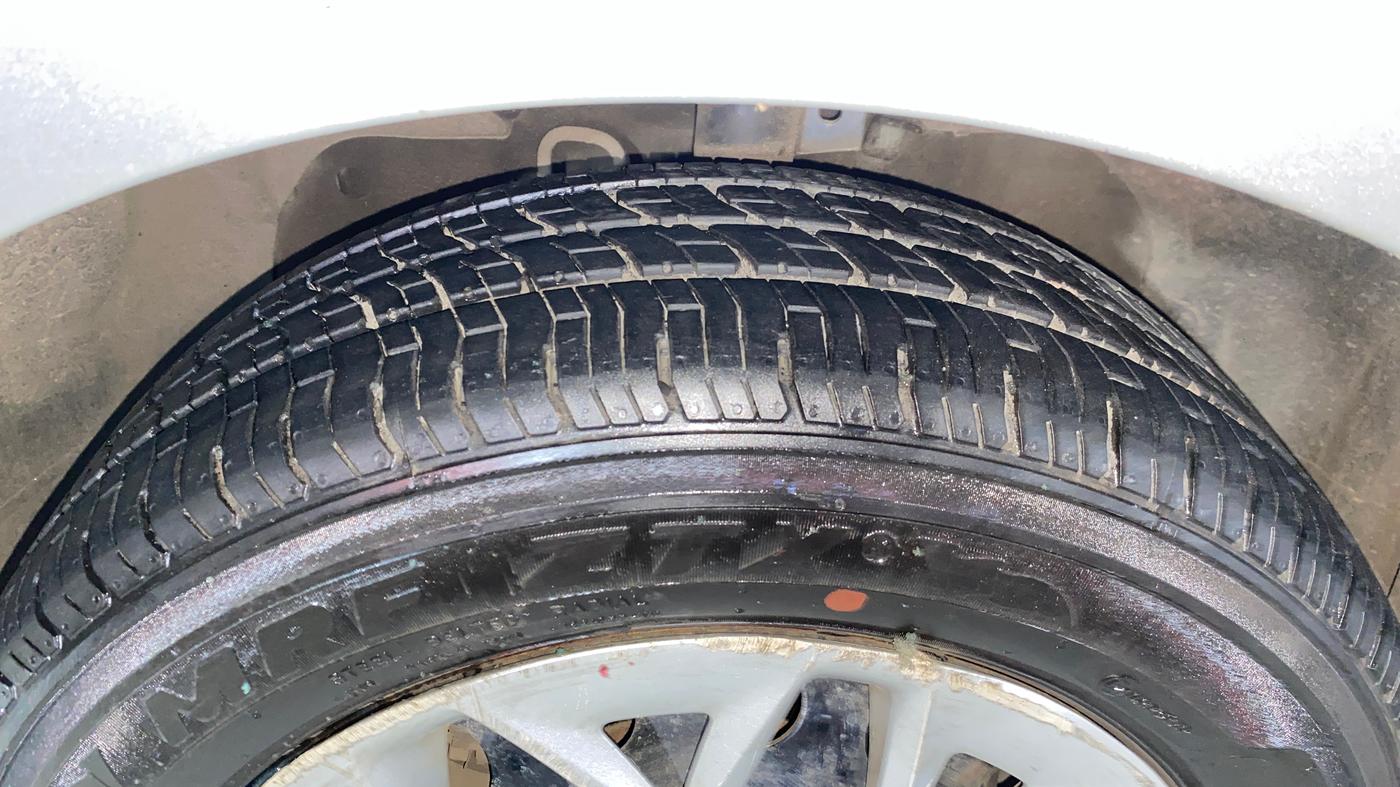 2017 Ford Figo Aspire AMBIENTE 1.2 PETROL, Petrol, Manual, 34,224 km, Left Front Tyre Tread