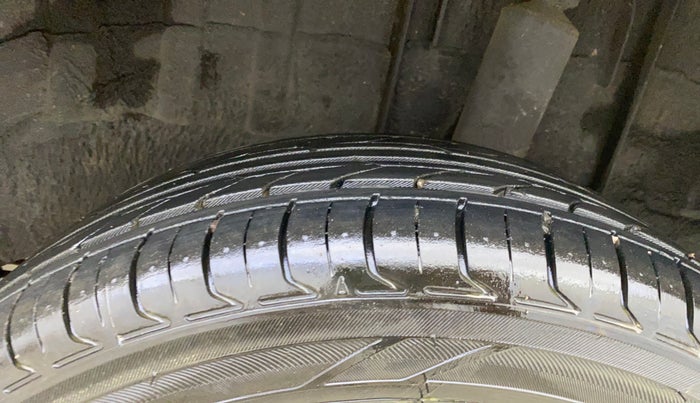 2020 Renault TRIBER RXZ, Petrol, Manual, 34,850 km, Left Rear Tyre Tread