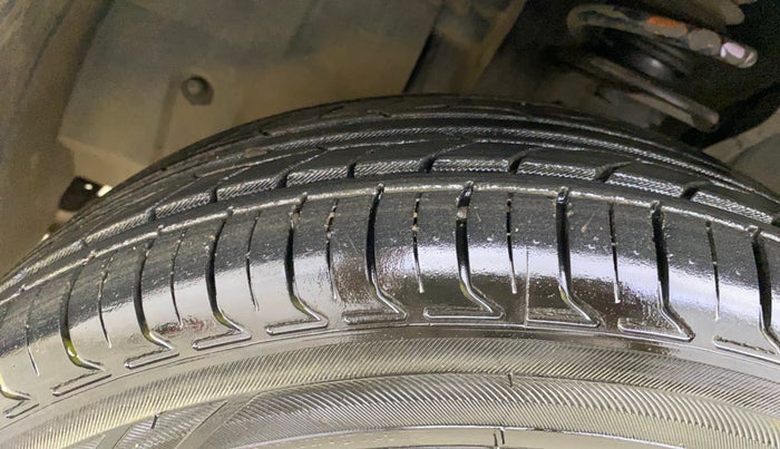 2020 Renault TRIBER RXZ, Petrol, Manual, 34,850 km, Left Front Tyre Tread