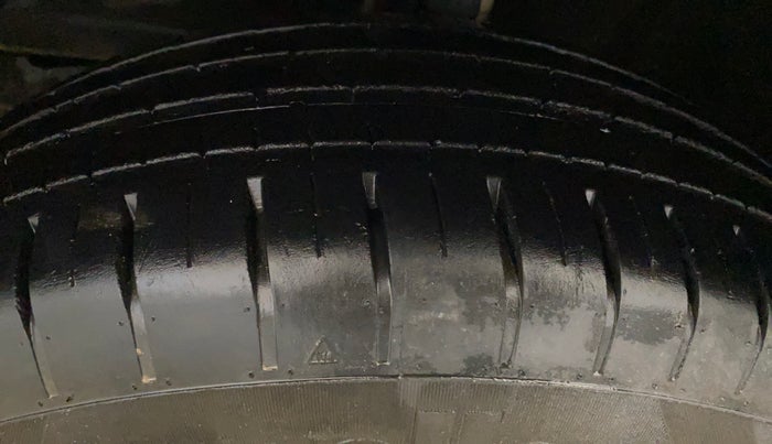 2024 Toyota Glanza E, Petrol, Manual, 14,614 km, Left Front Tyre Tread