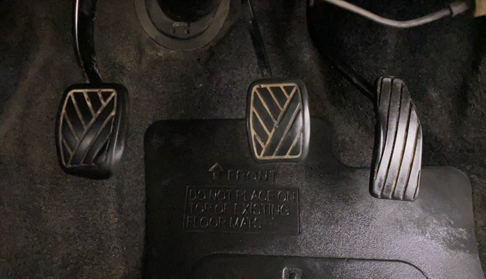 2013 Maruti Wagon R 1.0 VXI, CNG, Manual, 65,804 km, Pedals