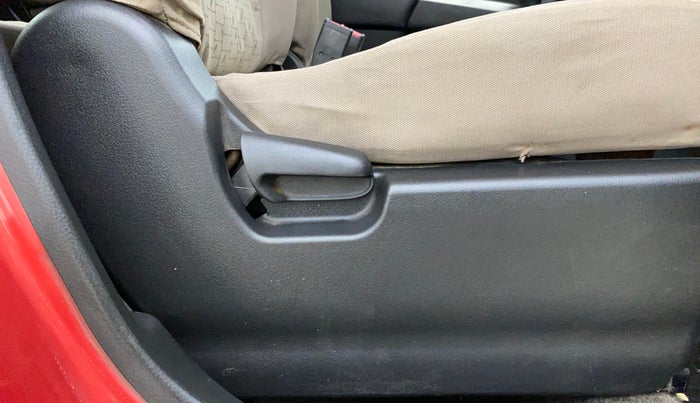 2013 Maruti Wagon R 1.0 VXI, CNG, Manual, 65,804 km, Driver Side Adjustment Panel