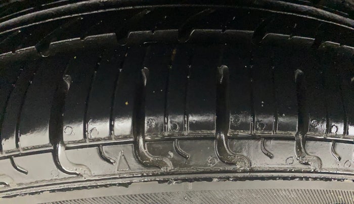 2015 Maruti Celerio VXI AMT, Petrol, Automatic, 51,906 km, Right Rear Tyre Tread