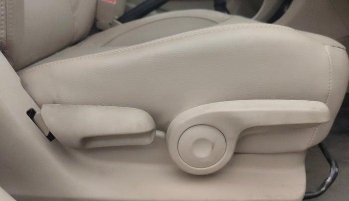 2018 Maruti Ciaz ZETA DIESEL 1.3, Diesel, Manual, 81,188 km, Driver Side Adjustment Panel