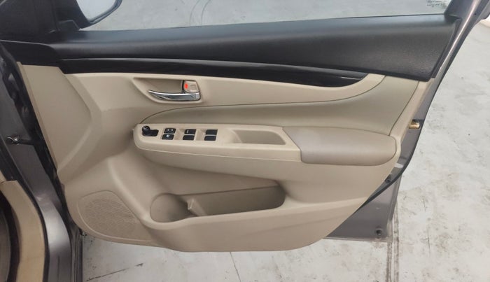2018 Maruti Ciaz ZETA DIESEL 1.3, Diesel, Manual, 81,188 km, Driver Side Door Panels Control