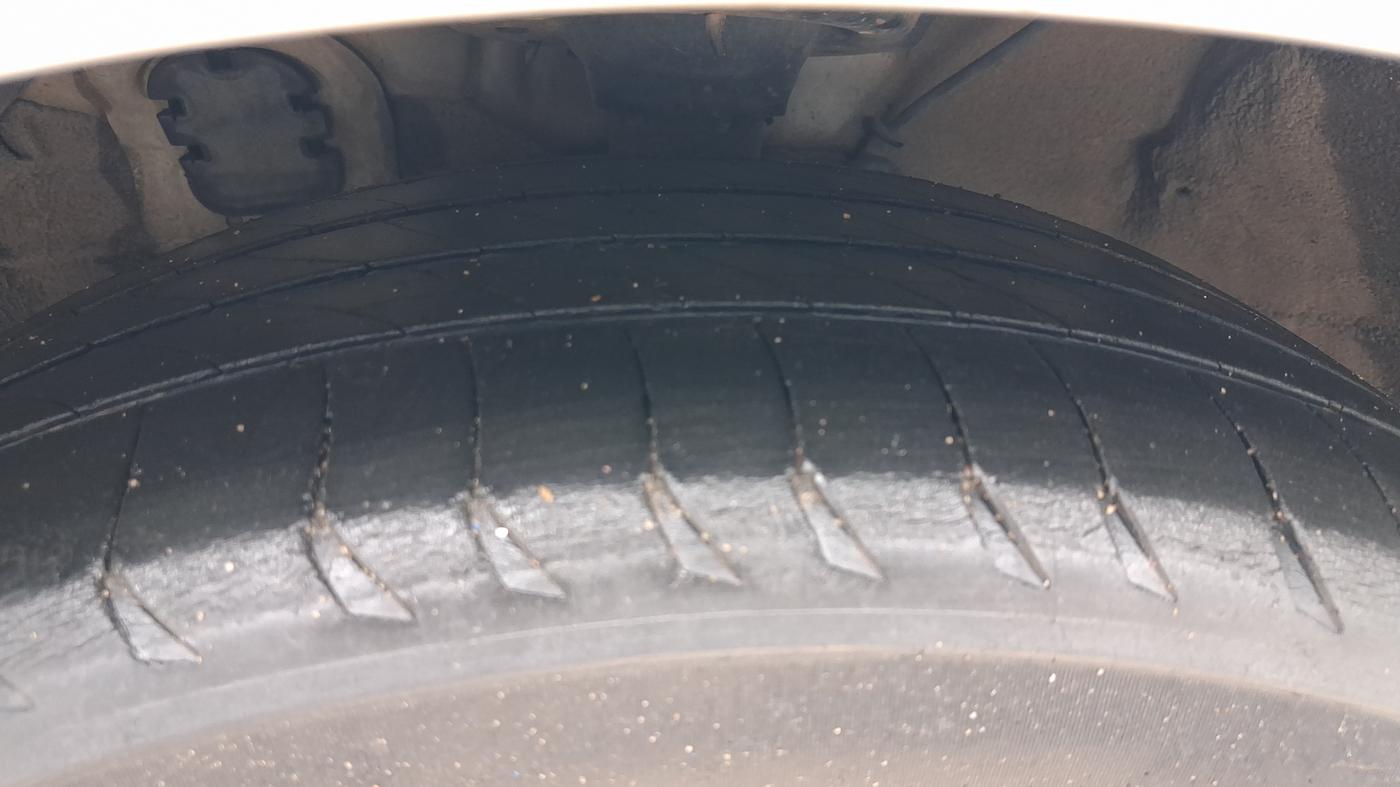 2016 Hyundai Verna 1.6 CRDI SX (O) AT, Diesel, Automatic, 1,07,866 km, Left Front Tyre Tread