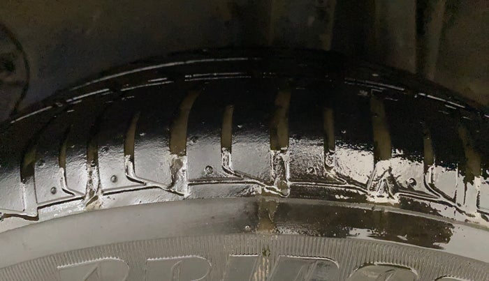 2014 Tata Zest XMS PETROL, Petrol, Manual, 61,924 km, Left Rear Tyre Tread