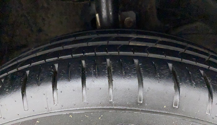 2019 Maruti Baleno ZETA PETROL 1.2, Petrol, Manual, 25,626 km, Right Front Tyre Tread