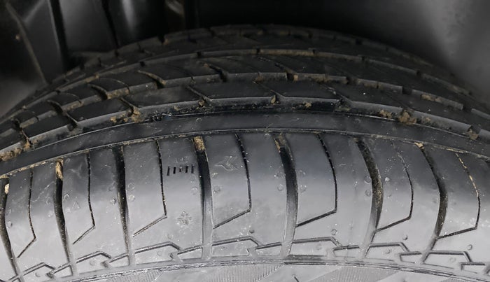 2017 Maruti S Cross ZETA 1.3, Diesel, Manual, 43,830 km, Right Rear Tyre Tread