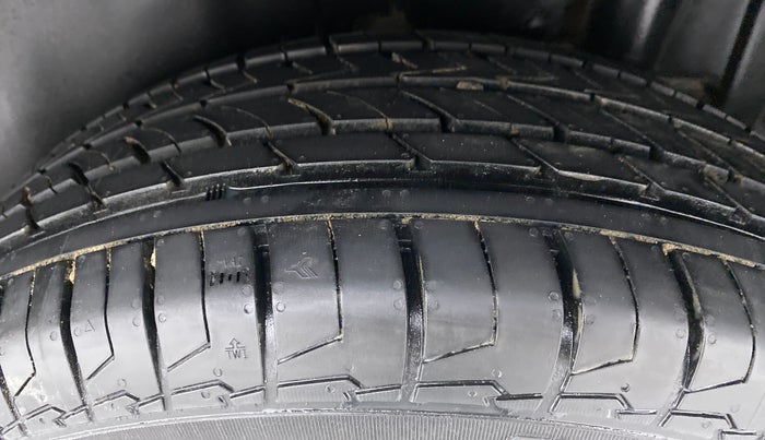 2017 Maruti S Cross ZETA 1.3, Diesel, Manual, 43,830 km, Left Rear Tyre Tread