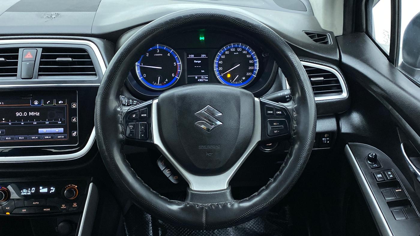 2017 Maruti S Cross ZETA 1.3, Diesel, Manual, 43,830 km, Steering Wheel Close Up