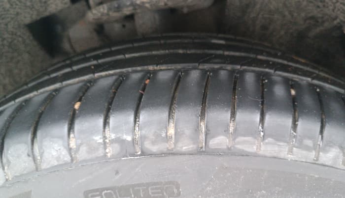 2023 Mahindra XUV700 AX 7 LUXURY D AT 7 STR, Diesel, Automatic, 71,729 km, Right Front Tyre Tread