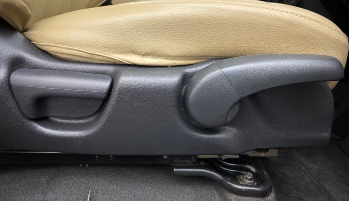 2019 Honda Jazz 1.2 VX AT, Petrol, Automatic, 7,549 km, Driver Side Adjustment Panel