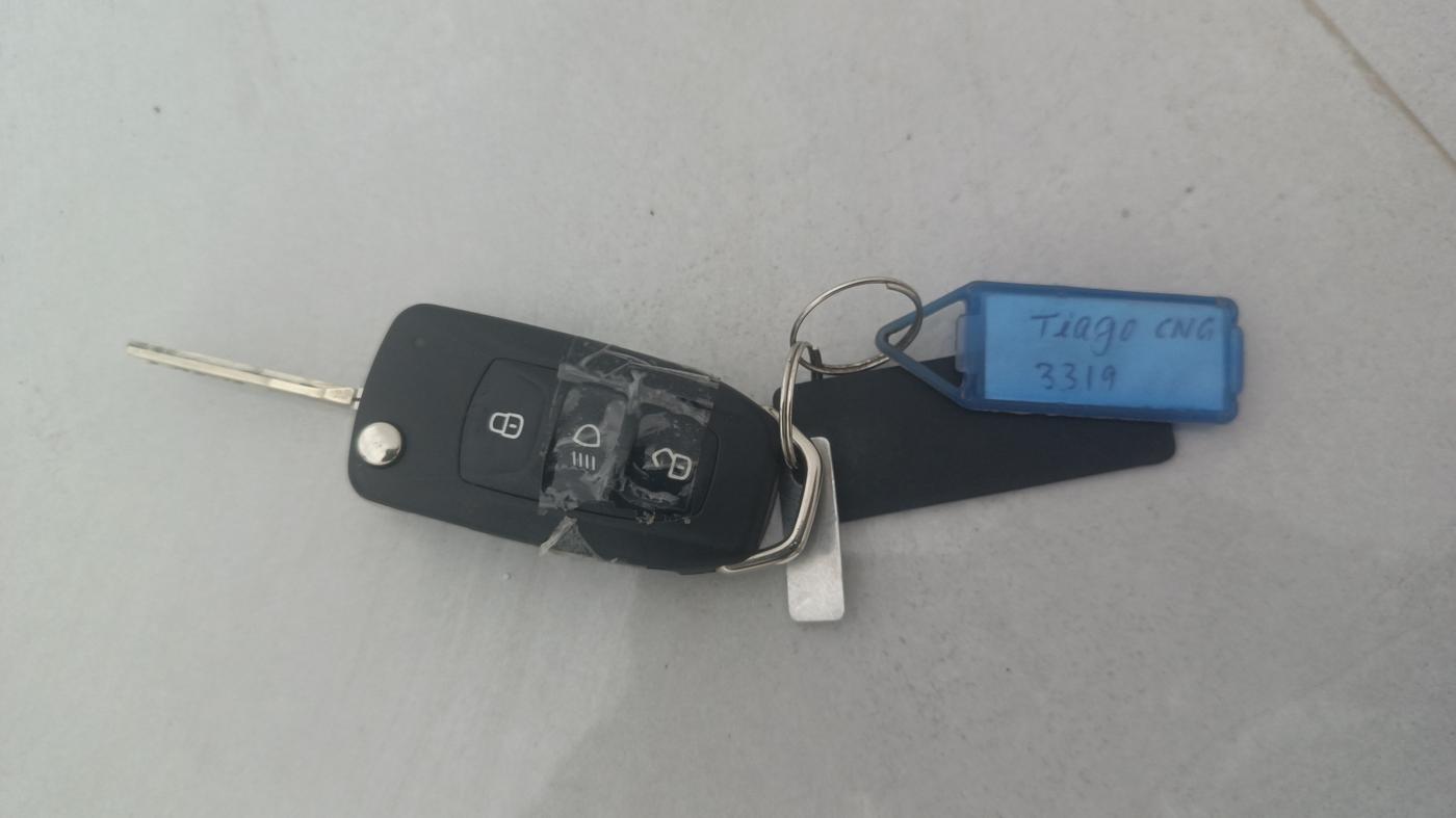 2025 Tata Tiago XZ iCNG, CNG, Manual, 8,611 km, Key Close Up