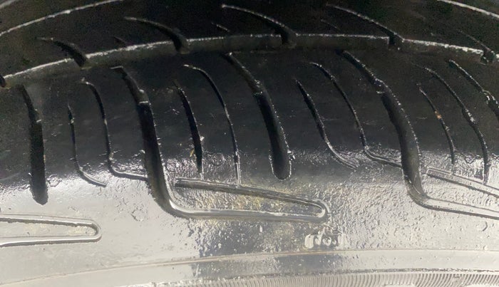 2014 Hyundai Xcent S (O) 1.2, Petrol, Manual, 77,632 km, Left Rear Tyre Tread