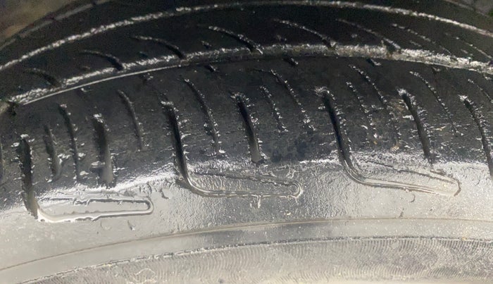 2014 Hyundai Xcent S (O) 1.2, Petrol, Manual, 77,632 km, Right Front Tyre Tread