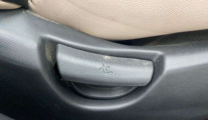 2014 Hyundai Xcent S (O) 1.2, Petrol, Manual, 77,632 km, Driver Side Adjustment Panel