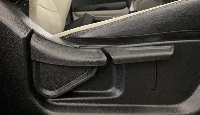 2023 KIA SONET HTX 1.0 IMT, Petrol, Manual, 7,511 km, Driver Side Adjustment Panel