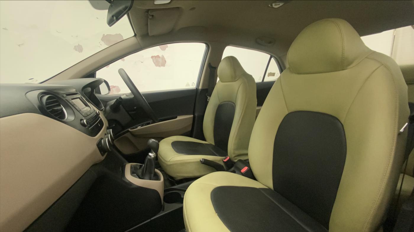 2014 Hyundai Xcent S (O) 1.2, Petrol, Manual, 9,021 km, Right Side Front Door Cabin
