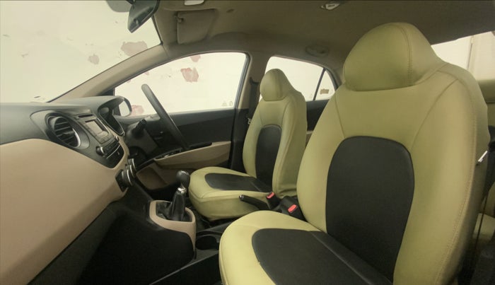 2014 Hyundai Xcent S (O) 1.2, Petrol, Manual, 9,021 km, Right Side Front Door Cabin