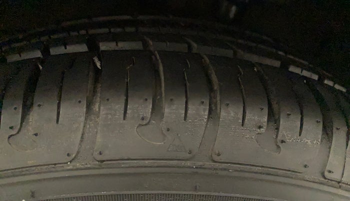 2014 Hyundai Xcent S (O) 1.2, Petrol, Manual, 9,021 km, Right Rear Tyre Tread