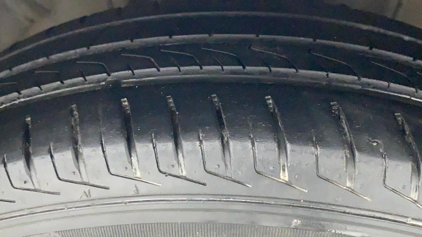 2020 Hyundai NEW SANTRO ERA EXECUTIVE, Petrol, Manual, 39,729 km, Right Front Tyre Tread