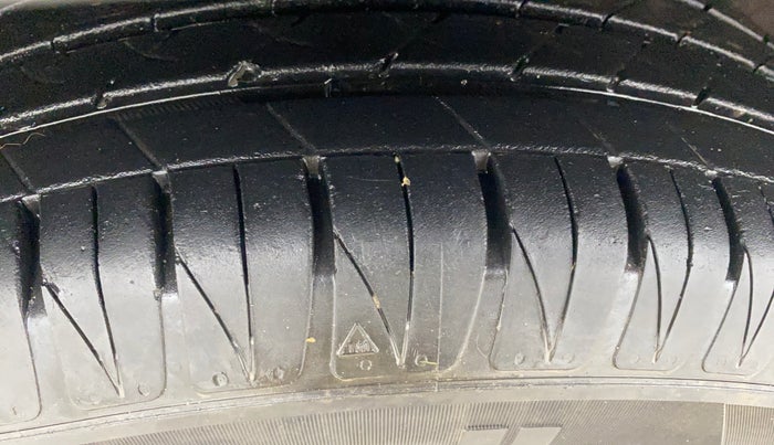 2022 KIA SONET GTX PLUS 1.0 IMT, Petrol, Manual, 10,753 km, Left Front Tyre Tread