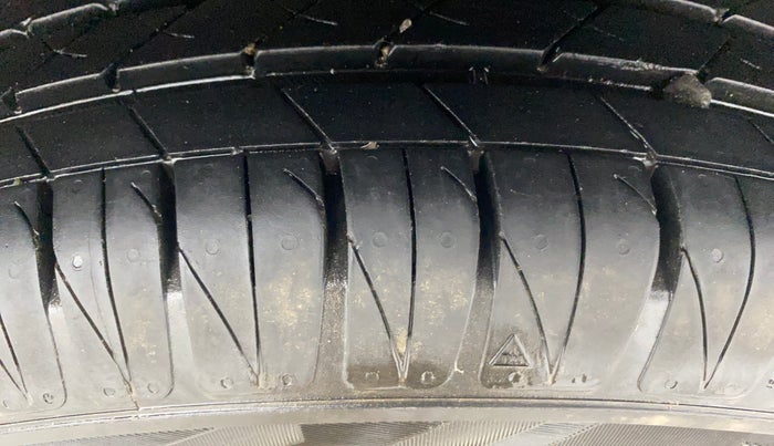 2022 KIA SONET GTX PLUS 1.0 IMT, Petrol, Manual, 10,753 km, Left Rear Tyre Tread