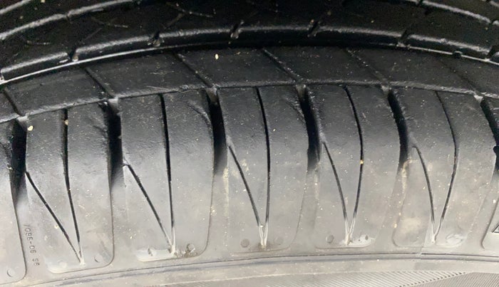 2022 KIA SONET GTX PLUS 1.0 IMT, Petrol, Manual, 10,753 km, Right Front Tyre Tread