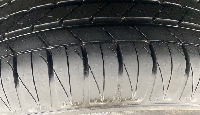 2022 KIA SONET GTX PLUS 1.0 IMT, Petrol, Manual, 10,753 km, Right Rear Tyre Tread