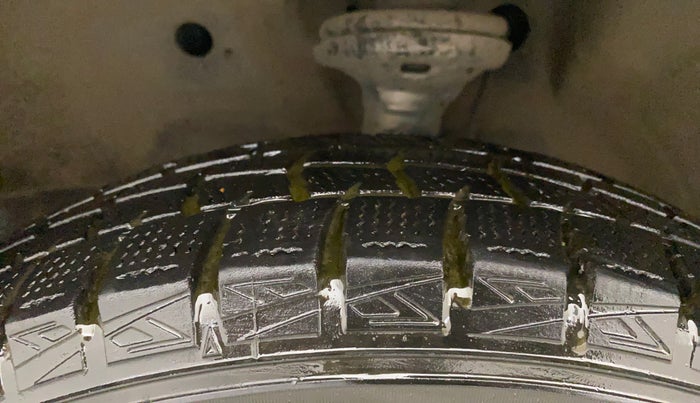 2015 Maruti Wagon R 1.0 LXI CNG, CNG, Manual, 95,668 km, Left Front Tyre Tread