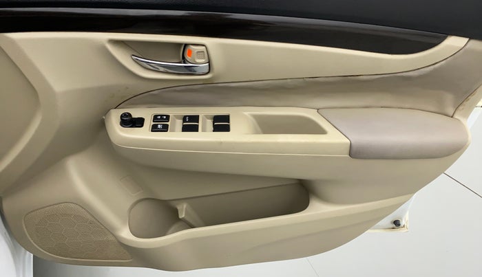 2015 Maruti Ciaz ZDI, Diesel, Manual, 56,026 km, Driver Side Door Panels Control