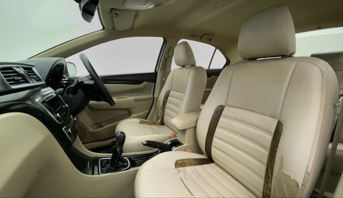 2015 Maruti Ciaz ZDI, Diesel, Manual, 56,026 km, Right Side Front Door Cabin