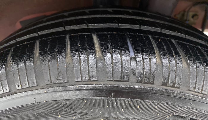2017 Hyundai Grand i10 SPORTZ (O) 1.2 AT VTVT, Petrol, Automatic, 22,218 km, Left Rear Tyre Tread