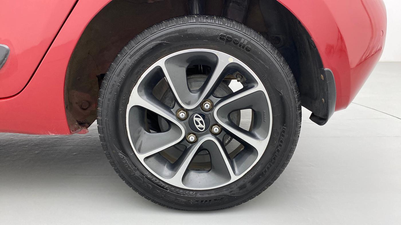 2017 Hyundai Grand i10 SPORTZ (O) 1.2 AT VTVT, Petrol, Automatic, 22,218 km, Left Rear Wheel