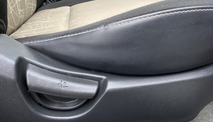 2017 Hyundai Grand i10 SPORTZ (O) 1.2 AT VTVT, Petrol, Automatic, 22,218 km, Driver Side Adjustment Panel