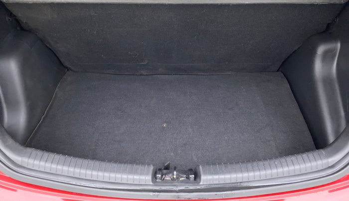 2017 Hyundai Grand i10 SPORTZ (O) 1.2 AT VTVT, Petrol, Automatic, 22,218 km, Boot Inside