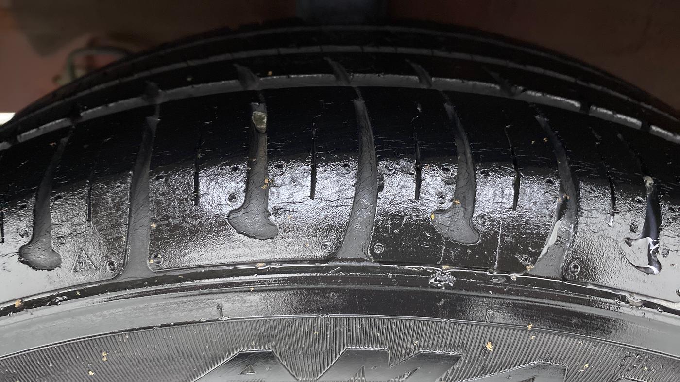 2017 Hyundai Grand i10 SPORTZ (O) 1.2 AT VTVT, Petrol, Automatic, 22,218 km, Right Rear Tyre Tread