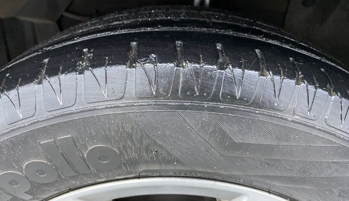 2016 Maruti Vitara Brezza ZDI PLUS DUAL TONE, Diesel, Manual, 55,228 km, Left Front Tyre Tread