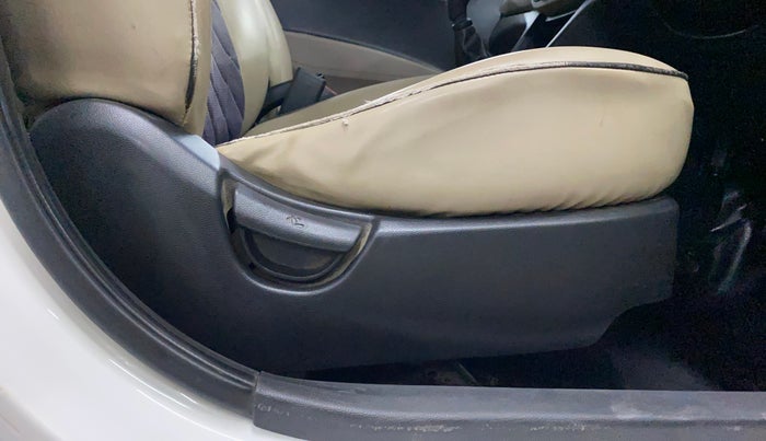 2017 Hyundai Grand i10 MAGNA 1.2 KAPPA VTVT, Petrol, Manual, 59,499 km, Driver Side Adjustment Panel