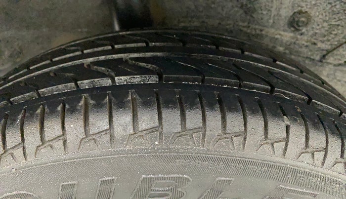 2012 Toyota Etios G, Petrol, Manual, 90,309 km, Right Rear Tyre Tread