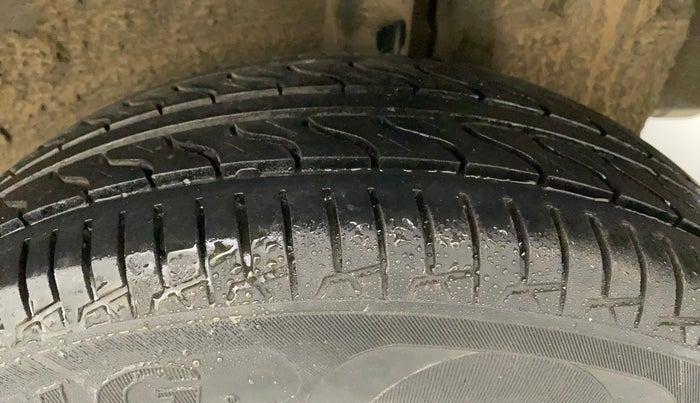 2012 Toyota Etios G, Petrol, Manual, 90,309 km, Left Rear Tyre Tread