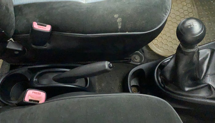 2012 Toyota Etios G, Petrol, Manual, 90,309 km, Gear Lever