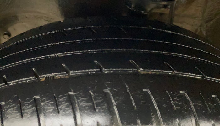 2016 Maruti Alto K10 VXI, Petrol, Manual, 66,555 km, Left Front Tyre Tread