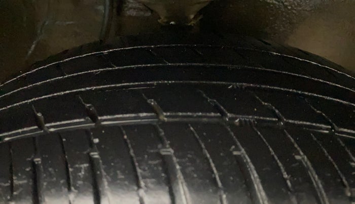 2016 Maruti Alto K10 VXI, Petrol, Manual, 66,555 km, Right Front Tyre Tread
