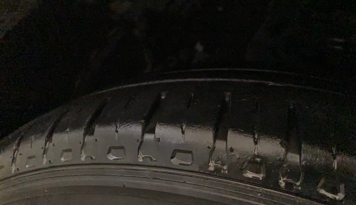 2015 Honda CRV 2.4 AWD AT, Petrol, Automatic, 1,00,255 km, Left Front Tyre Tread